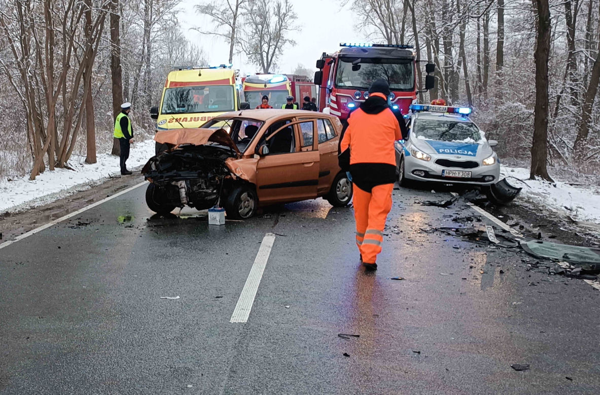  Kraksa trzech aut pod Siedlcami, dwie osoby poważnie ranne
