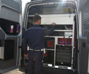 Volkswagen Crafter jako policyjny Ambulans Pogotowia Ruchu Drogowego
