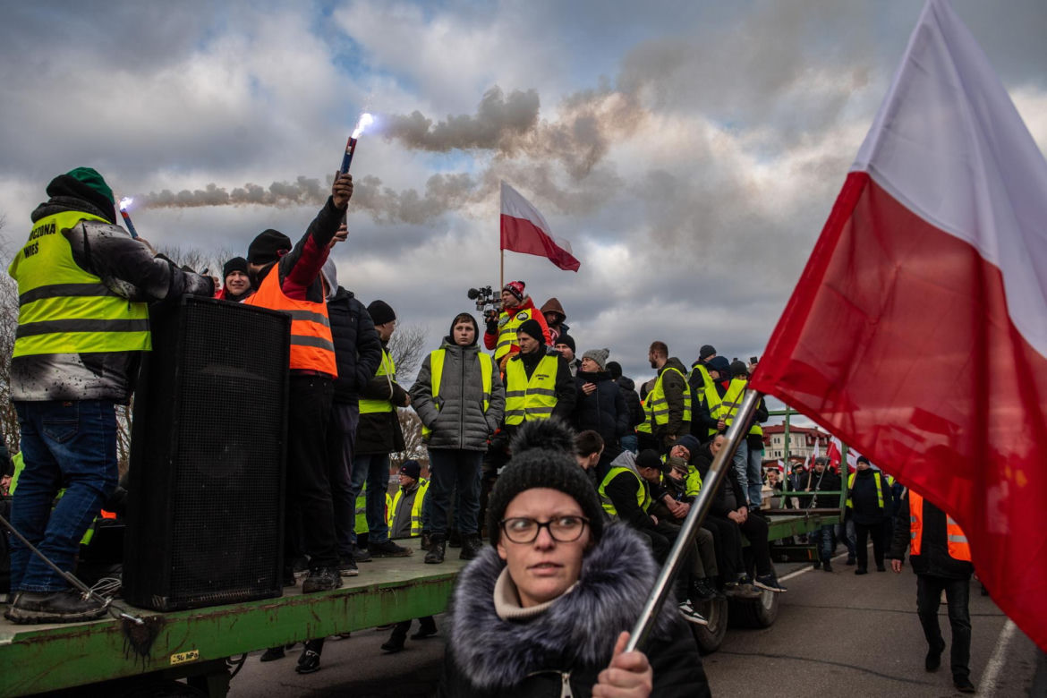 Strajk rolników. Ciągniki blokują drogi w całej Polsce. Gigantyczne utrudnienia