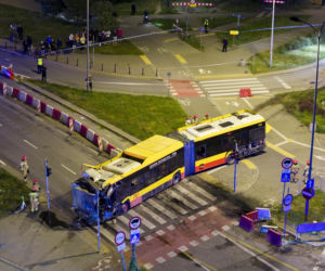 Autobus miejski wjechał w przejście podziemne przy Dworcu Zachodnim