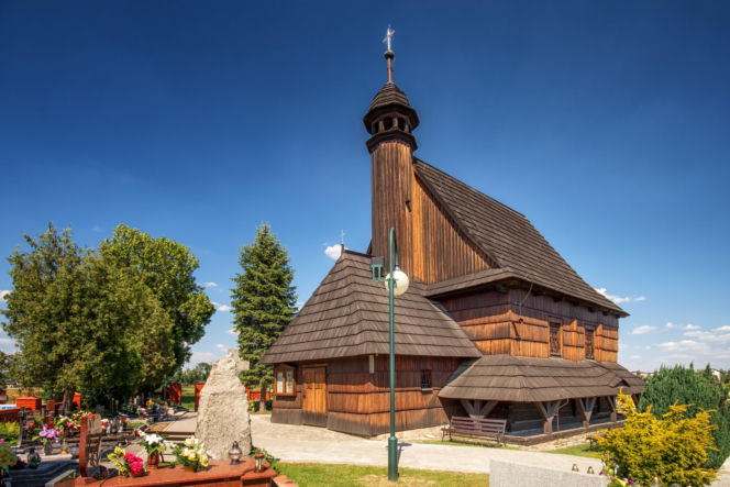 To jedno z najpiękniejszych śląskich miast. Zachwyca nie tylko unikatowym rynkiem, ale też drewnianym kościołem