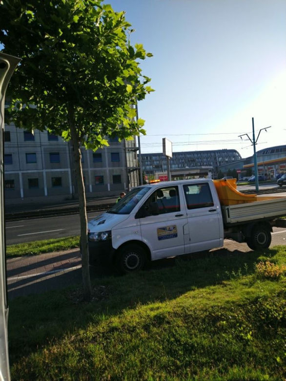 Hulajnoga elektryczna wybuchła przy ruchliwej ulicy w Poznaniu