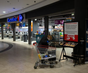 Rząd otwiera galerie handlowe