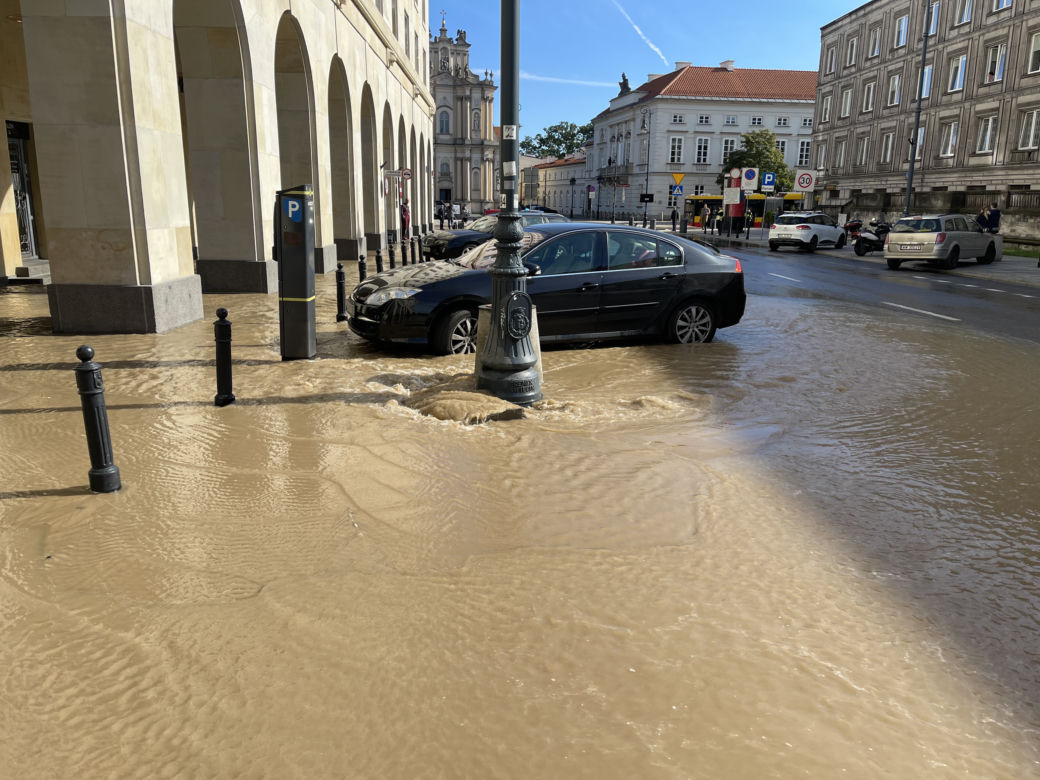 Wielka awaria wodociągowa w Śródmieściu