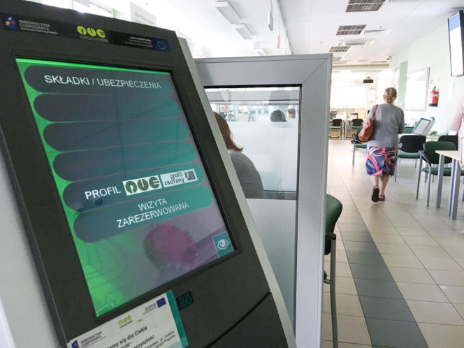 Koniec przywilejów! Rząd Tuska każe płacić pierwszej damie, księżom i rolnikom