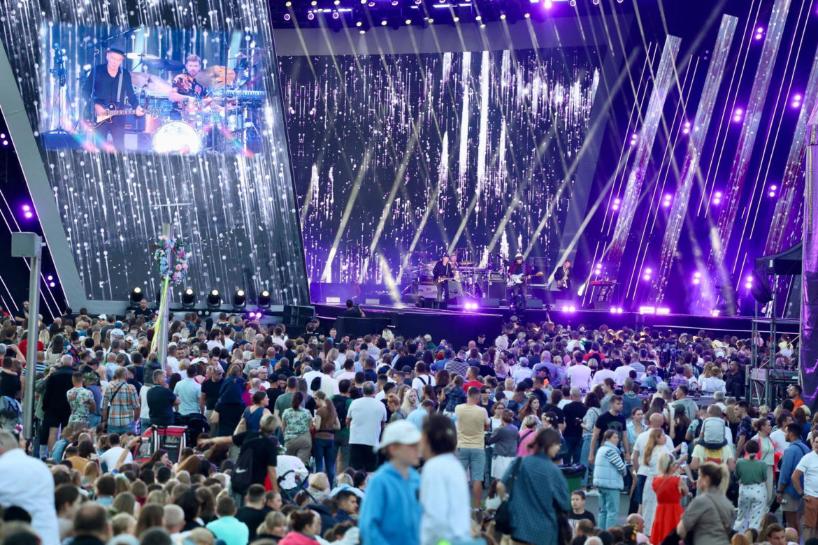 Tak Warszawa powitała lato. Wianki nad Wisłą 2024 