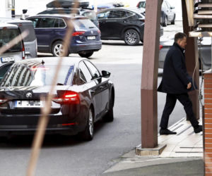 Politycy PiS zjeżdżają na Nowogrodzką