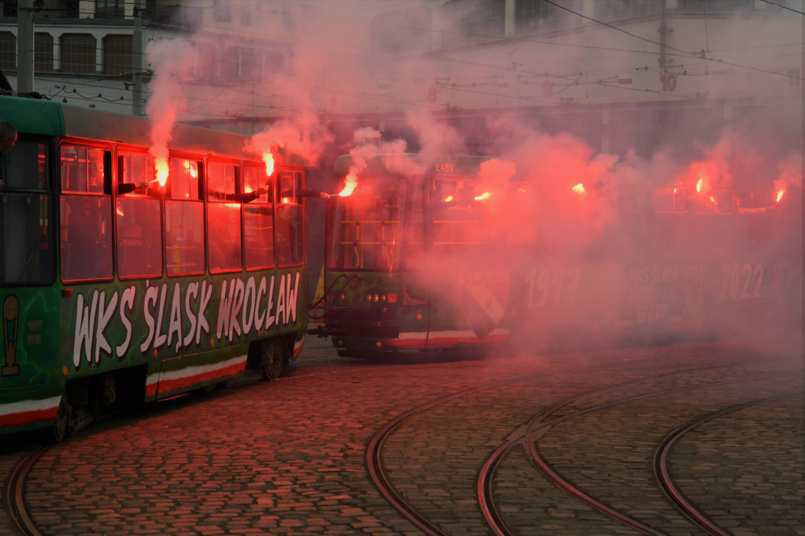 Tramwaj MPK pomalowany w barwy Śląska Wrocław