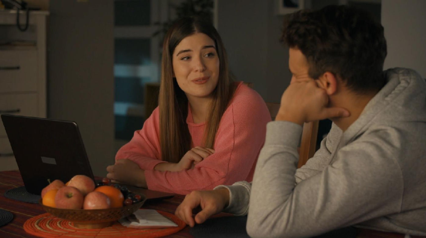 Barwy szczęścia, odcinek 3171. Agata (Natalia Zambrzycka), Ignacy (Olaf Staszkiewicz)