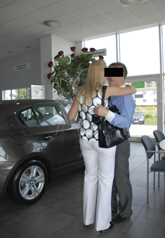 Żył z czterema żonami. WYŁUDZIŁ MILIONY