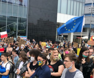 Katowice: Tłumy na proteście społeczności LGBT. Ludzie to nie ideologia! 
