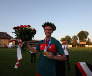 Dawid Tomala przywitany w domu