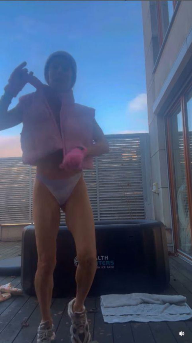 Doda morsuje na tarasie