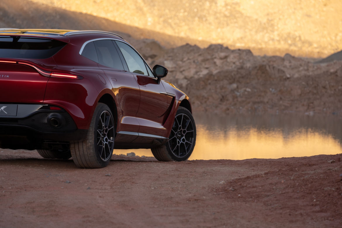 Aston Martin DBX (2020)