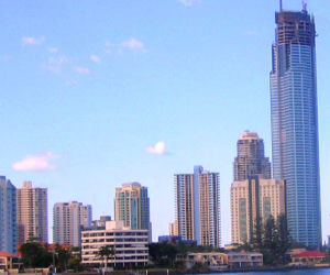 Q1 Tower