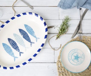 Biało-niebieska porcelana i ceramika