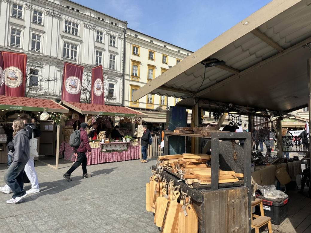 W Krakowie wystartował jarmark wielkanocny. Sprawdziliśmy tegoroczne ceny!