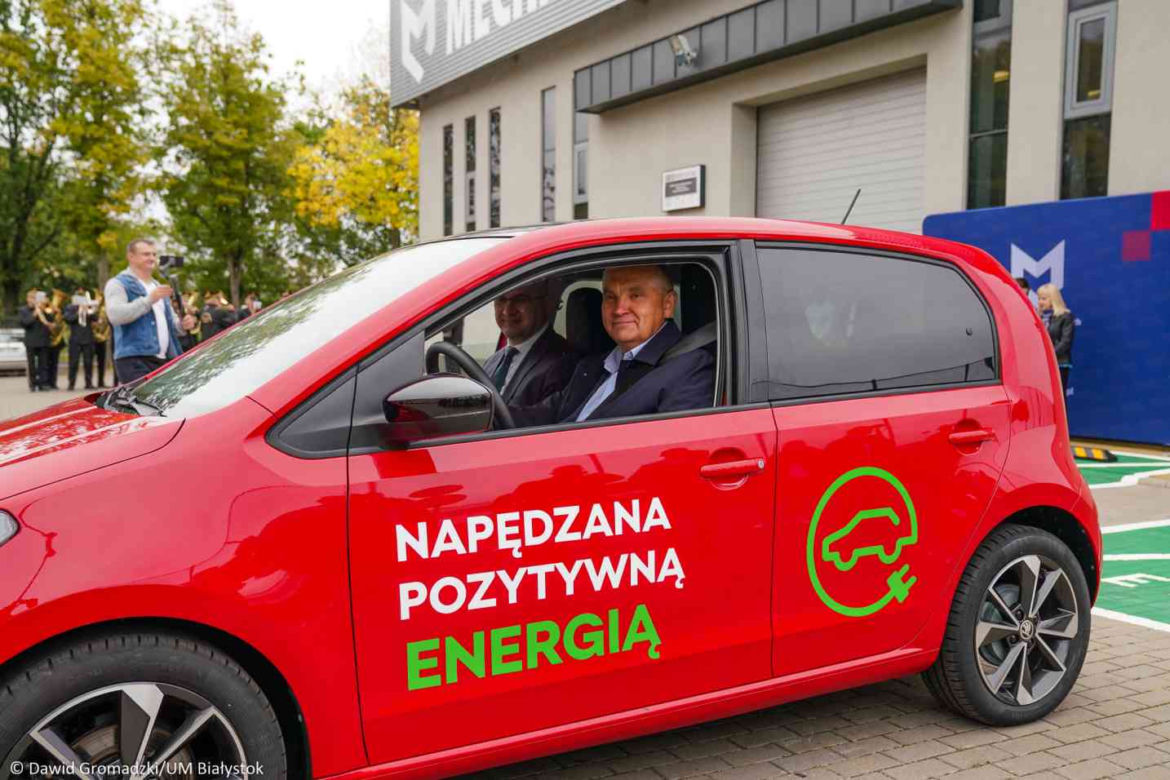Nowa stacja ładowania pojazdów elektrycznych w Białymstoku. Gdzie się pojawiła? [ZDJĘCIA]