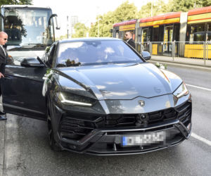 Królikowski i Opozda przyjechali na ślub zjawiskowym Lamborghini