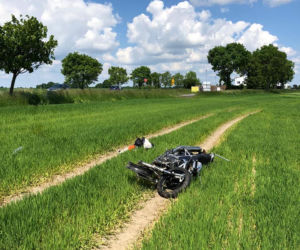 Koszmarny wypadek w Kończewicach pod Chełmżą. Nie żyje młody motocyklista