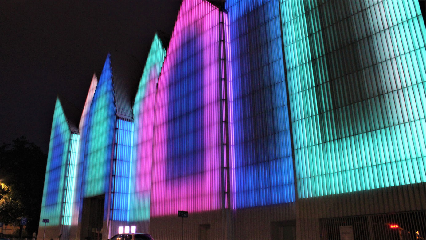 Pokaz iluminacji Filharmonii w Szczecinie z okazji Święta Muzyki