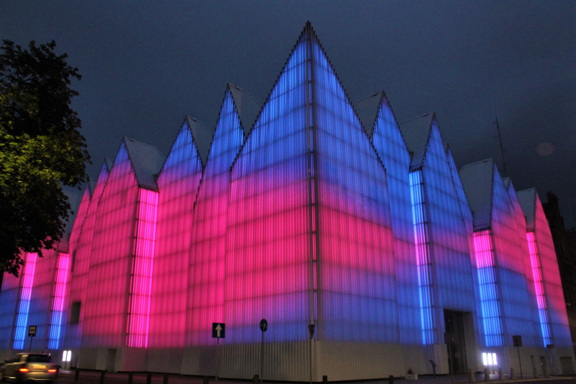Pokaz iluminacji Filharmonii w Szczecinie z okazji Święta Muzyki