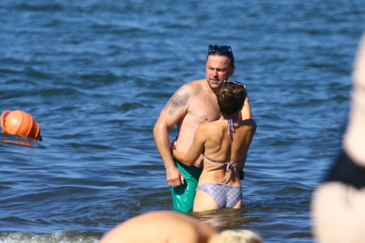 Edyta Herbuś na plaży