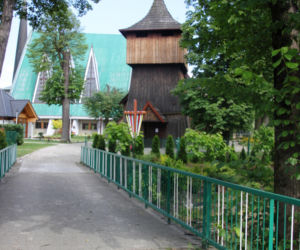 To jedna z najpiękniejszych małopolskich wsi. Kiedyś należała do dwóch zakonów