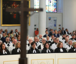 9 kobiet wyświęconych na księży w Warszawie. To pierwszy taki przypadek w Polsce