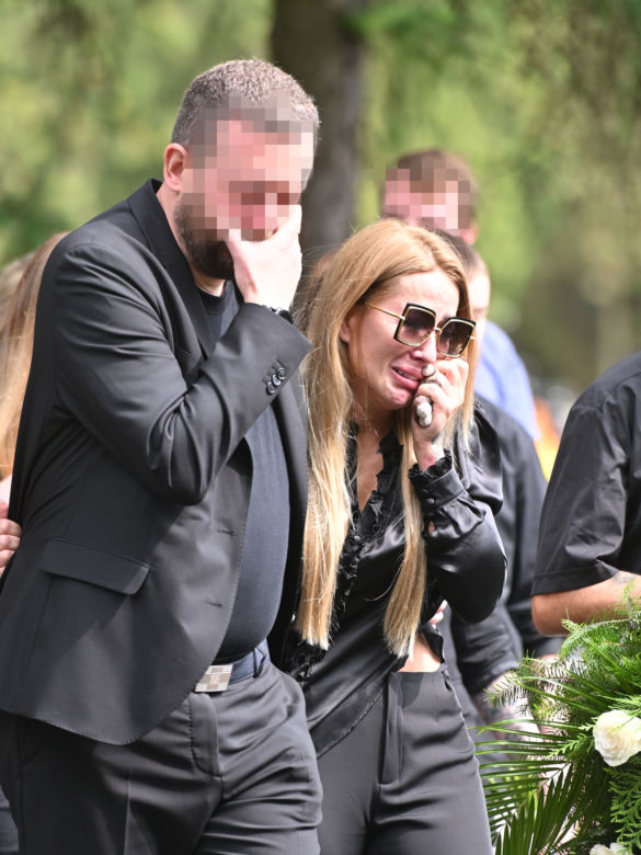 Sylwia Peretti rzuciła się na urnę z prochami syna! Ten widok roztrzaska nawet najtwardsze serca