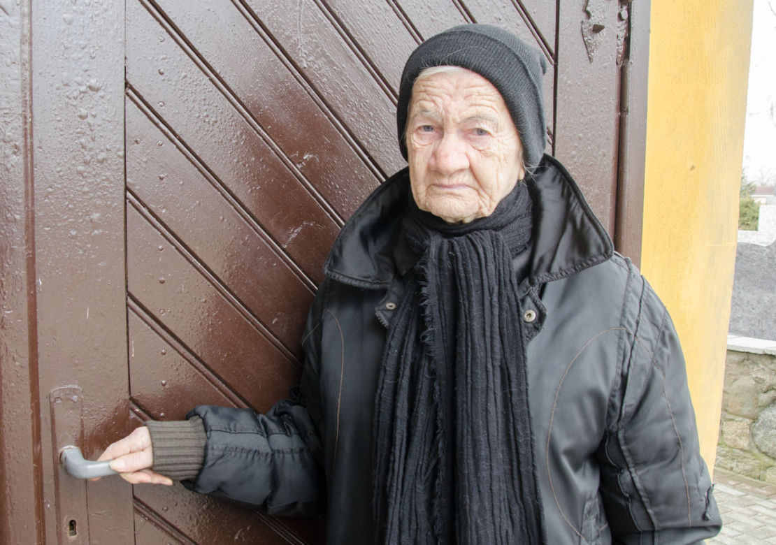Ksiądz odmówił pochówku zmarłego, bo jego matki nie stać na pogrzeb! SKANDAL w Wąbrzęźnie