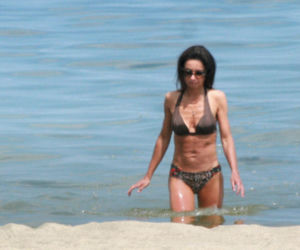 Marta Kaczyńska z mężem na plaży