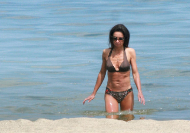 Marta Kaczyńska z mężem na plaży