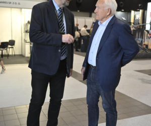 Były premier Leszek Miller na warszawskich Targach Obronnych