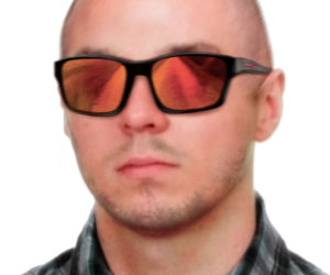 Tak może teraz wyglądać mężczyzna poszukiwany przez policję listem gończym