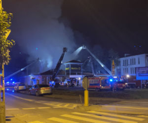 O krok od tragedii! Wielki pożar w sklepie Netto. Budynek stanął w ogniu