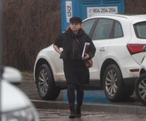 Antek Królikowski z mamą załatwia formalności pogrzebowe