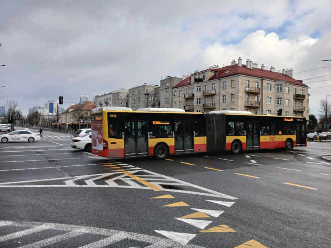 Skrzyżowanie ulic Grójeckiej, Wawelskiej i Kopińskiej w Warszawie