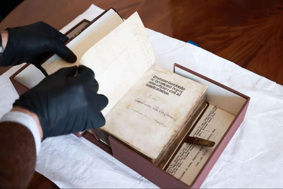 Zabytkowy inkunabuł powrócił do Muzeum Okręgowego Ziemi Kaliskiej w Kaliszu