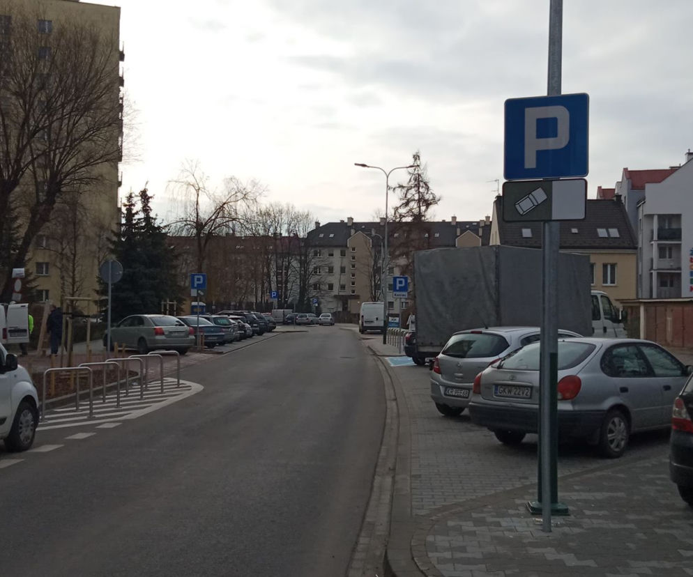 Mieszkańcy Prądnika Czerwonego skarżą się na... las znaków
