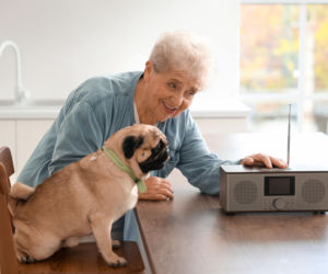 Słuchowiska radiowe to zapomniany trening dla mózgu. Jego skuteczność zależy od jednego zmysłu