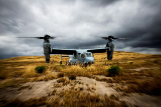 MV-22B Osprey lądował w płomieniach. Jedna osoba ranna, przyczyny nieznane