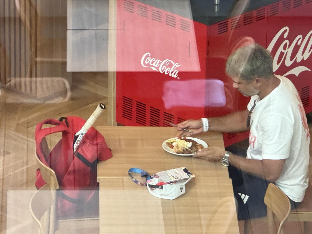 Tomasz Wiktorowski na obiedzie po porażce Świątek