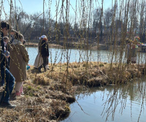 Tłumy w lubelskim Skansenie pożegnały zimę. Jeden z dawnych przesądów do dziś mrozi krew w żyłach