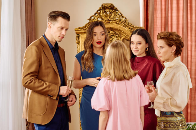 Kalina dopnie swego i usidli Tadka, jednocześnie wrabiając Darka w... zepchnięcie jej ze schodów.