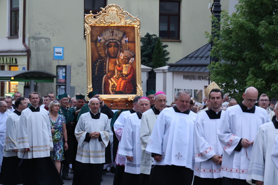 76. rocznica Cudu Lubelskiego. Procesja różańcowa w centrum Lublina