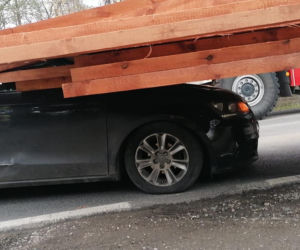 Ogromne bale przebiły AUDI