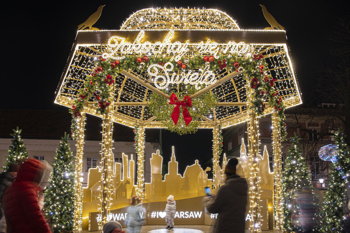 Świąteczna iluminacja w Warszawie już odpalona! Zobacz jak wyglądają ozdoby
