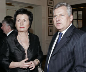Hanna Gronkiewicz-Waltz zachwyca na zdjęciu sprzed lat! Wygląda niczym gwiazda kina lat 70.