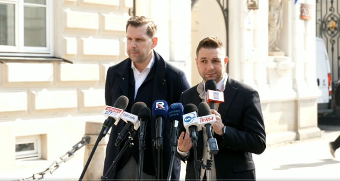 Jaki i Bocheński przyszli przed UW. Na chodniku odbyli debatę ze studentami. Doszło do spięć!